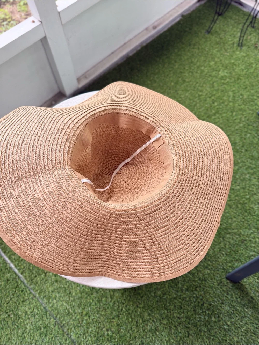 Amazon Essentials Straw Floppy Sun Hat with Bow - Tan